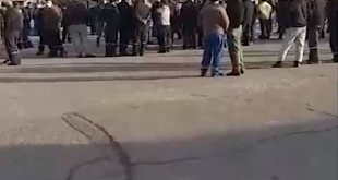 وقفة احتجاجية لعمال مصفاة تندجويان بمدينة طهران