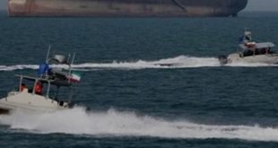 إيران تحتجز سفينة أجنبية تنقل وقودا مهربا وتقبض على طاقمها