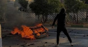إيران.. مقتل شرطي وإصابة 4 ضباط باحتجاجات في شيراز